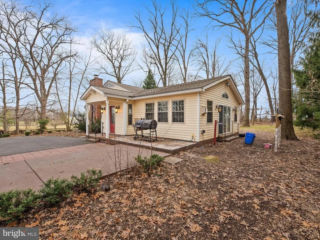 Photo of 6518 DAMASCUS ROAD