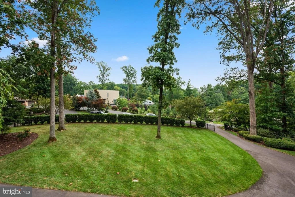 Photo of 1332 WINDY HILL