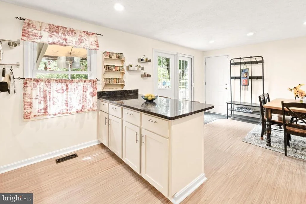 Photo of 7090 JASPER DRIVE