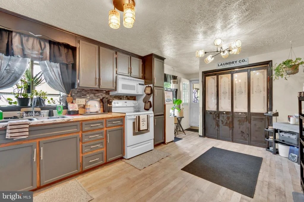 Photo of 8029 SHORE ROAD