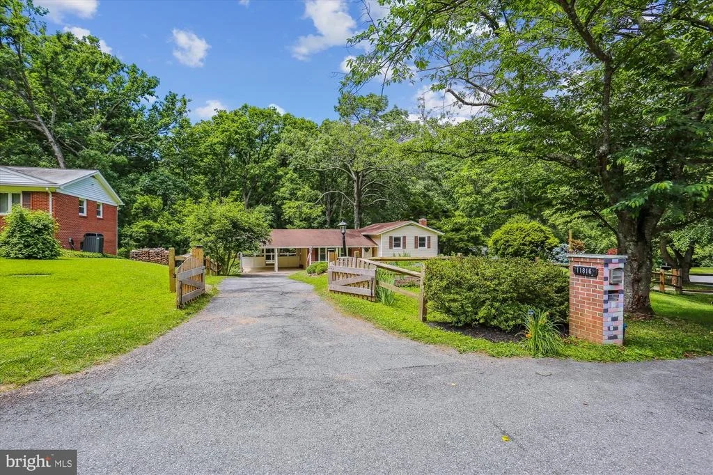 Photo of 11816 LONGDRAFT COURT