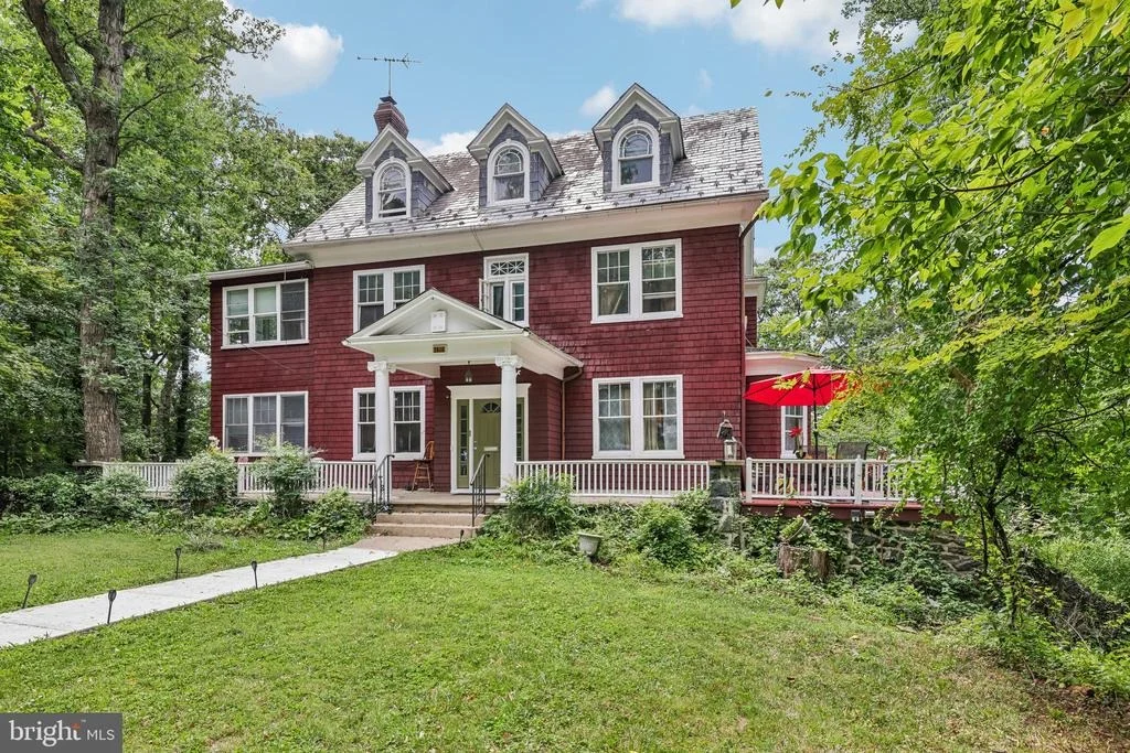 Photo of 2616 TALBOT ROAD