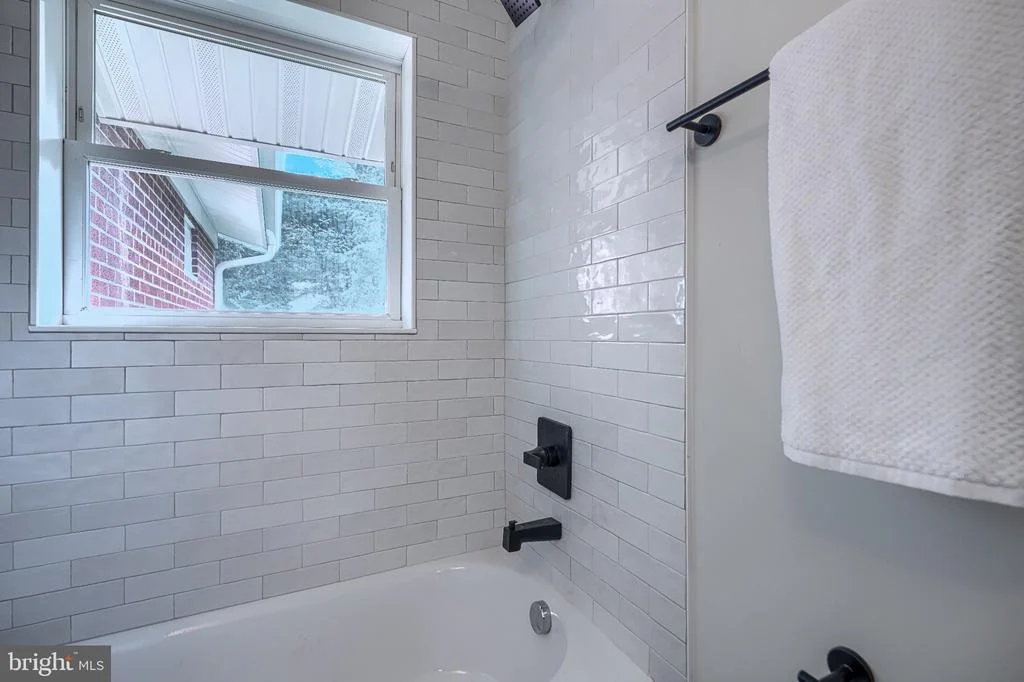 Photo of 11305 MAPLEVIEW DRIVE