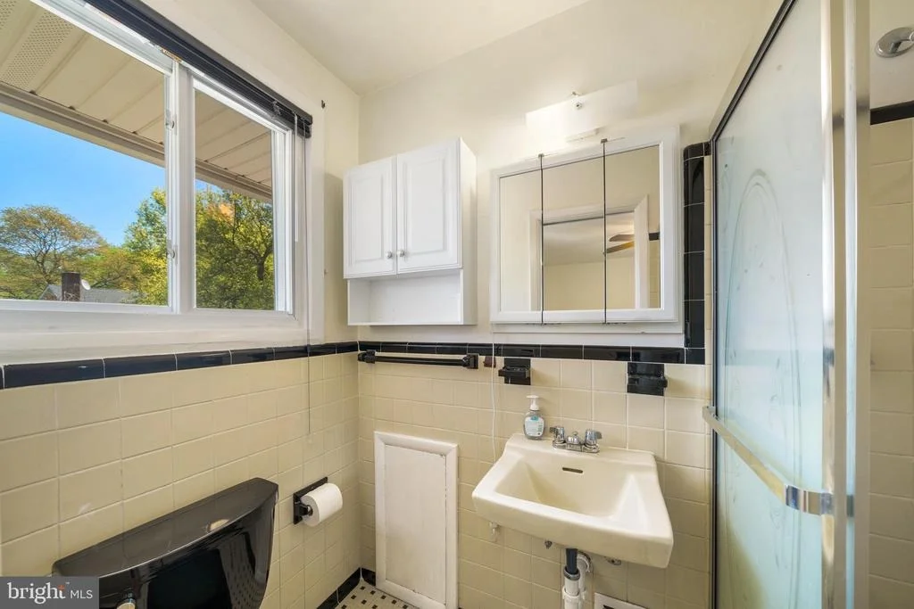 Photo of 1509 VIVIAN PLACE