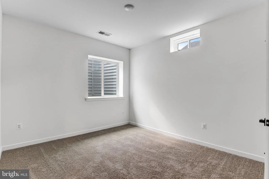 Photo of 2063 SPRINGVALE DRIVE