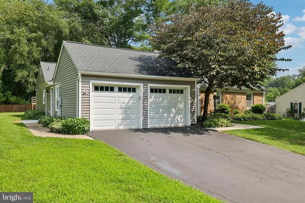 Photo of 1410 KNIGHTS BRIDGE TURN