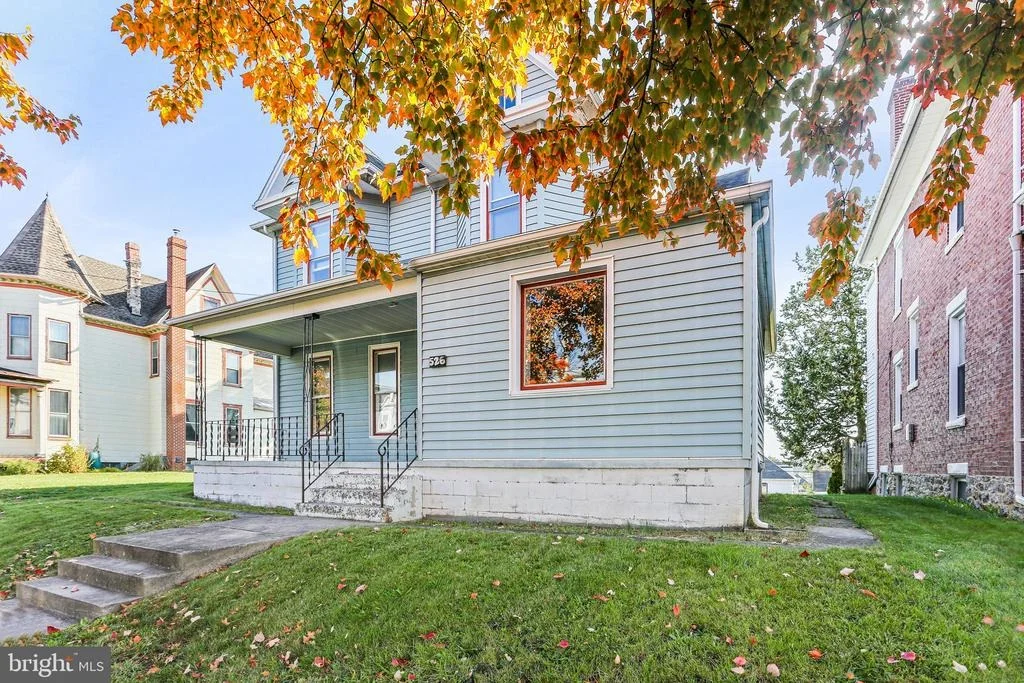 Photo of 526 SUMMIT AVENUE