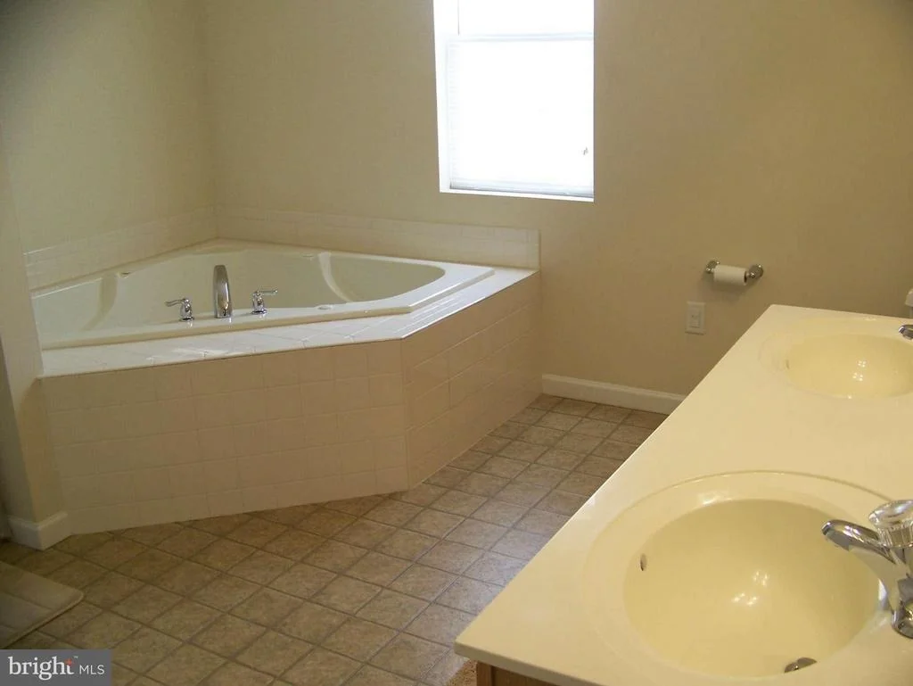 Photo of 12117 FALLEN TIMBERS CIRCLE