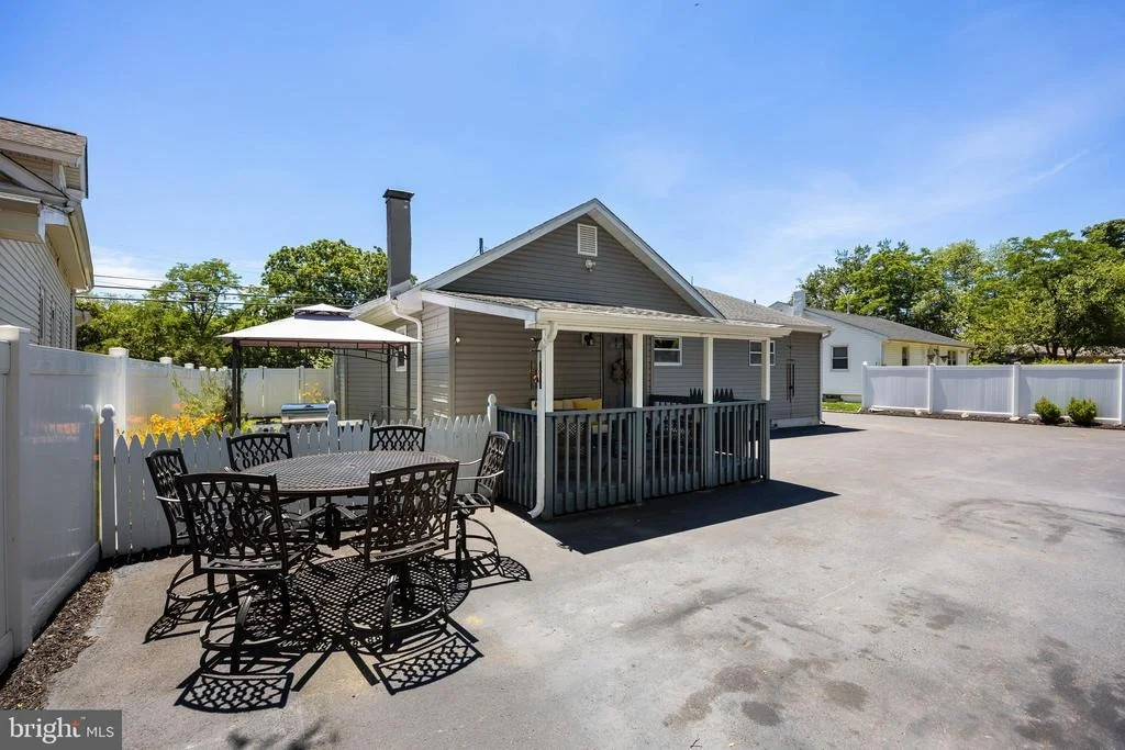 Photo of 155 W HAMPTON STREET