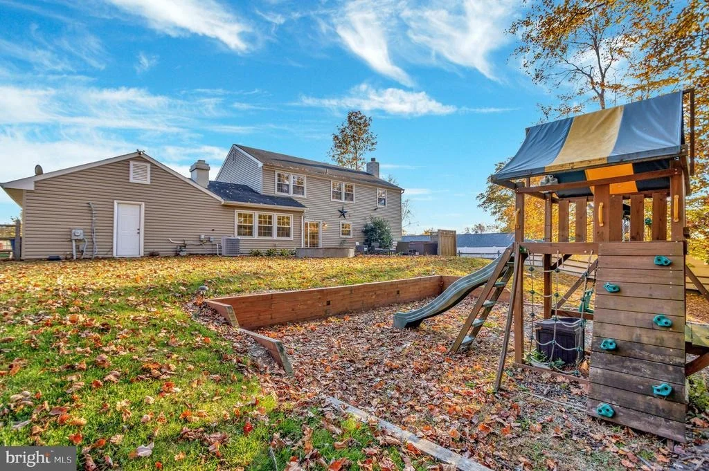 Photo of 13832 BEACON HOLLOW