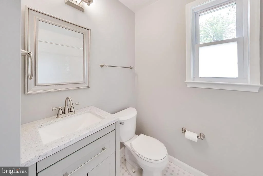 Photo of 5816 AMELIA STREET