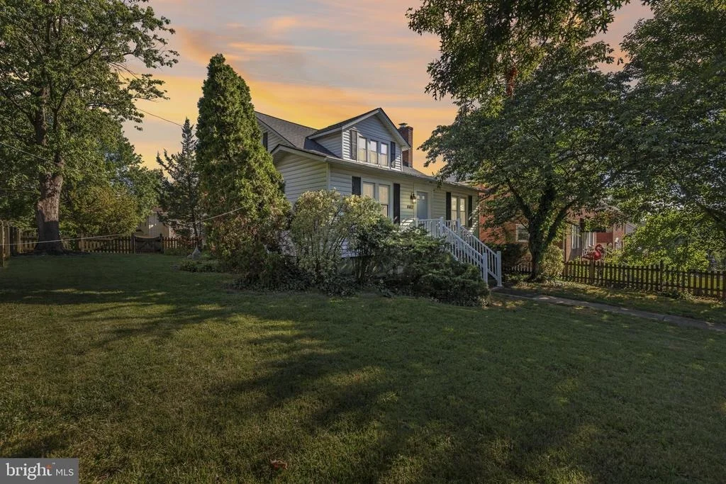 Photo of 4413 MAPLE AVENUE