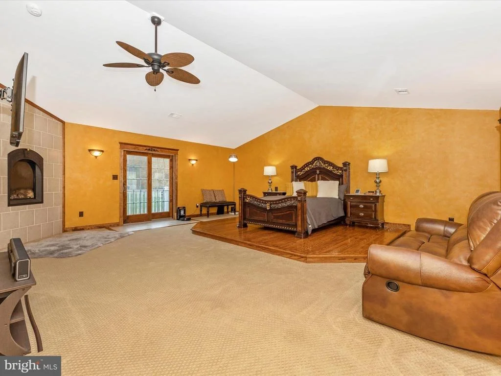 Photo of 11505 PLEASANT VALLEY ROAD