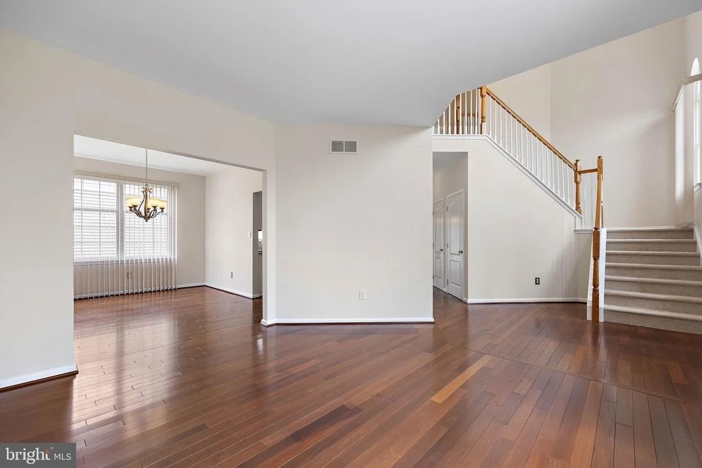 Photo of 704 SHIPTON ROAD