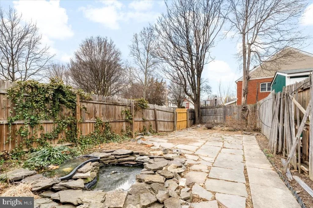 Photo of 129 W 5TH STREET