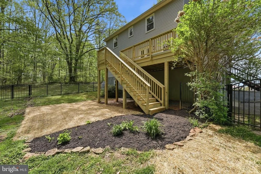 Photo of 3229 COLVIN ROAD