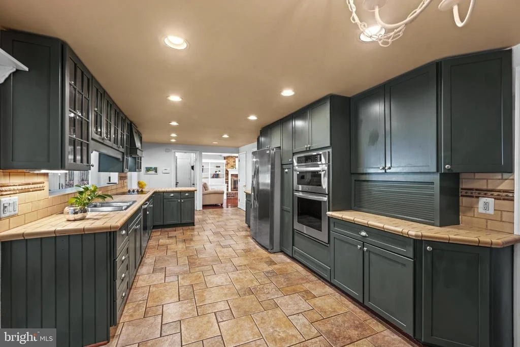 Photo of 6 STARLIGHT COURT