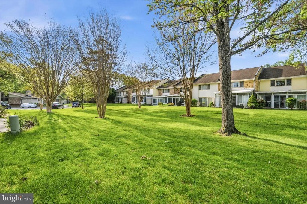 Photo of Unit 32F at 3590 GLENEAGLES DRIVE