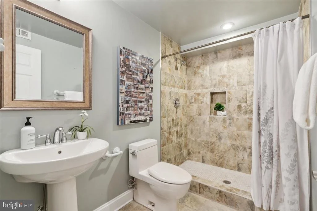 Photo of 819 TRAIL AVENUE