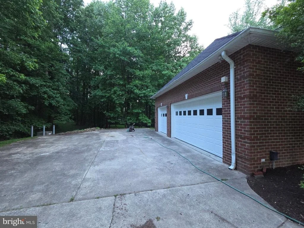 Photo of 6405 CHEW ROAD