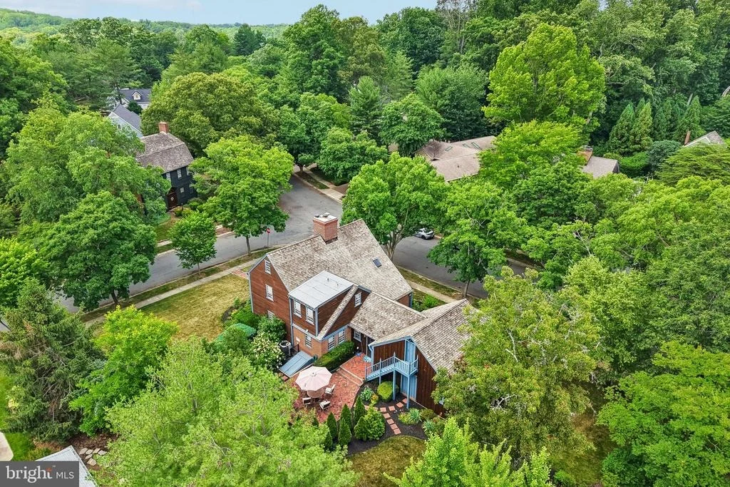 Photo of 355 BROADVIEW LANE