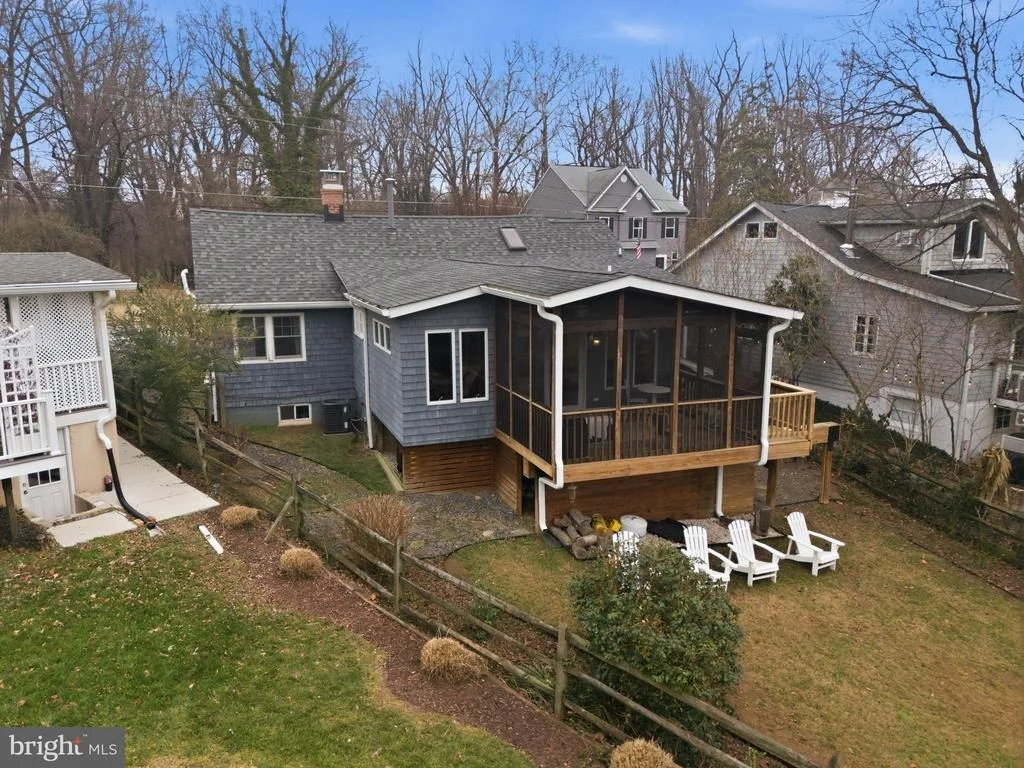 Photo of 1446 RIDGEWAY