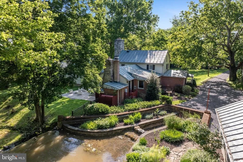 Photo of 6517 KABLETOWN ROAD