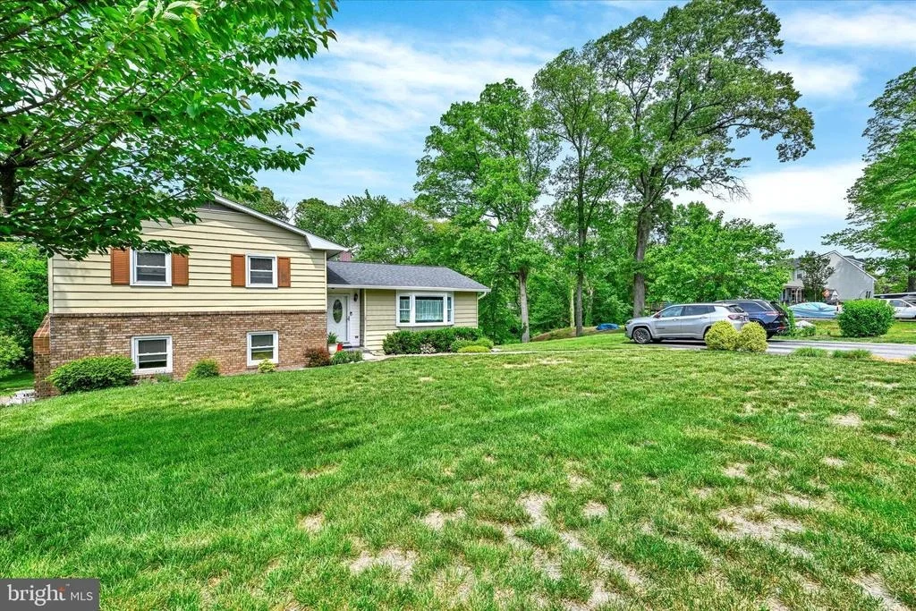 Photo of 1202 HILLCREEK ROAD