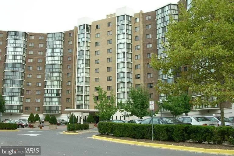 Photo of Unit 317 at 15100 INTERLACHEN DRIVE