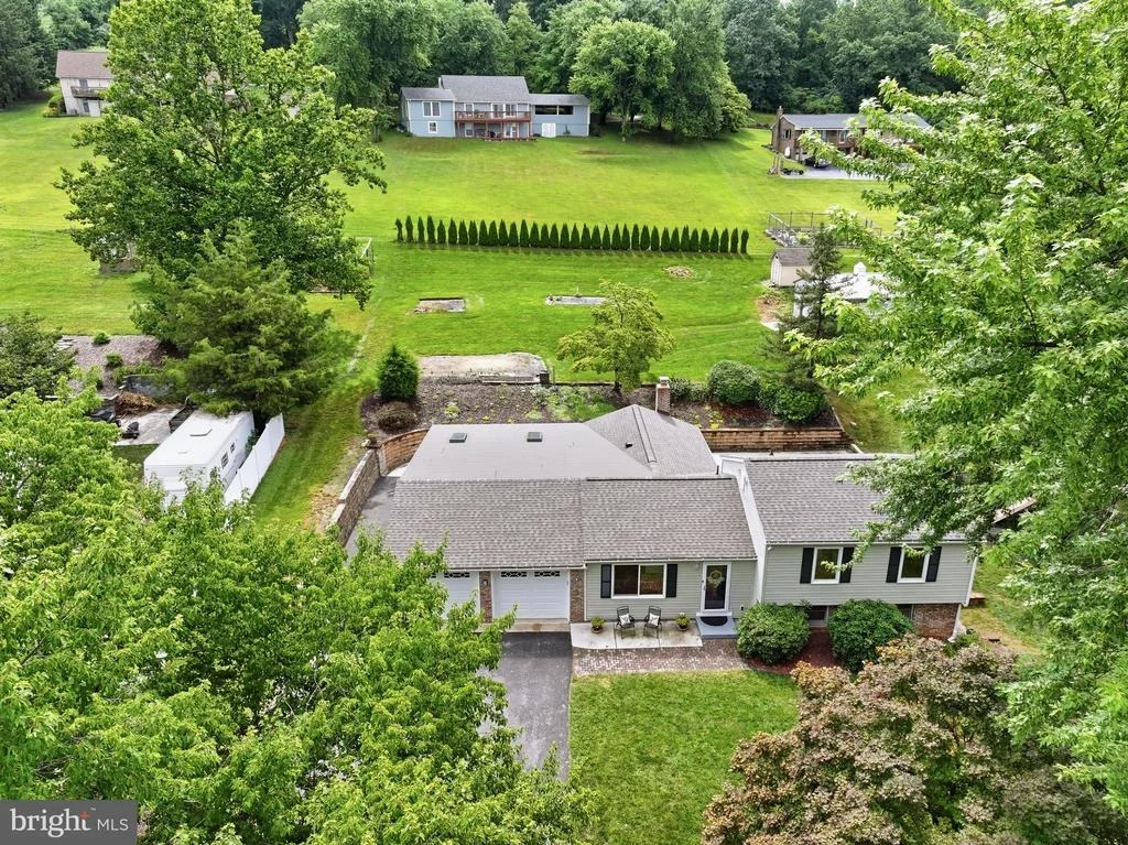 Photo of 6113 ELAINE DRIVE