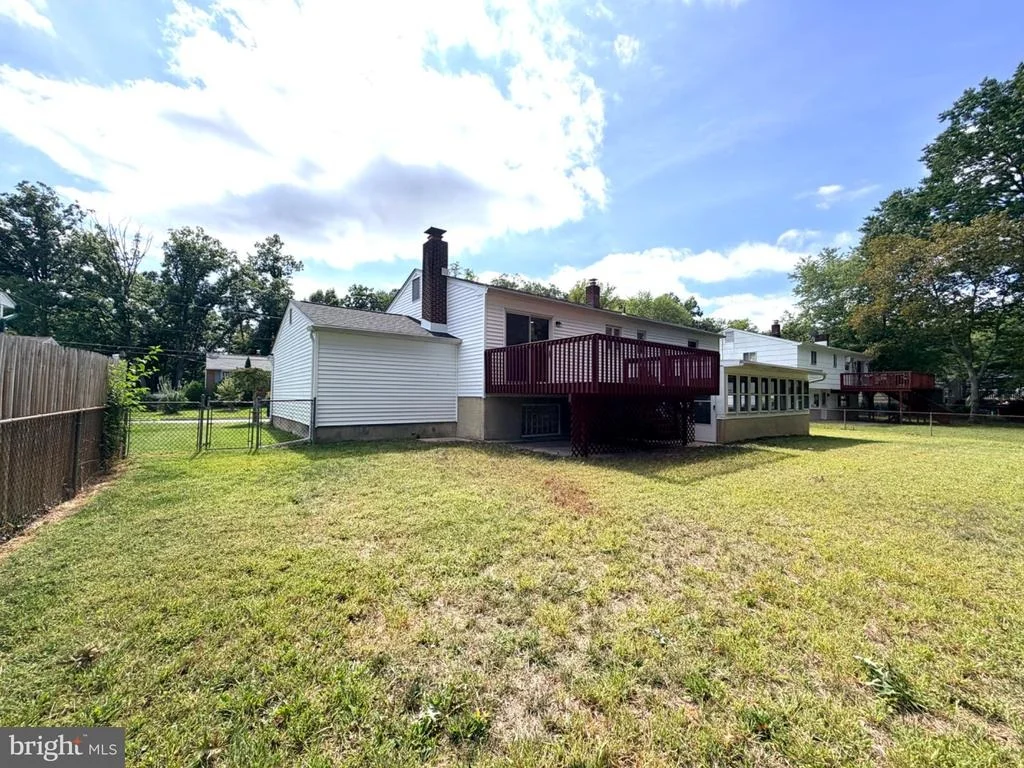 Photo of 806 SUNSET DRIVE