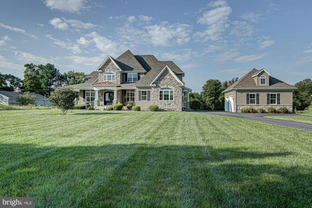 Photo of 1233 BUNKER HILL ROAD