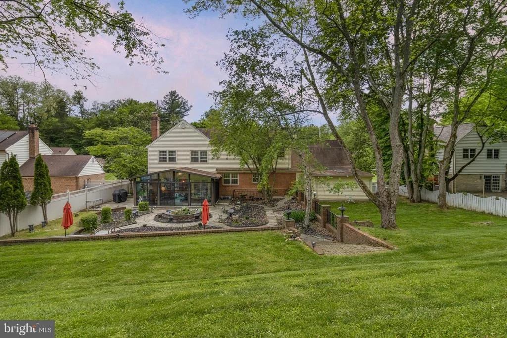 Photo of 2609 VILLAGE LANE