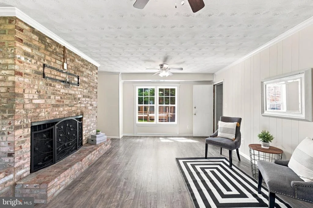Photo of 2400 E GATE DRIVE