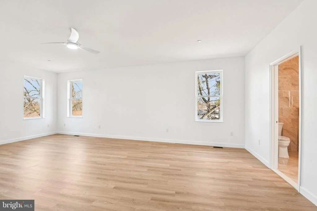 Photo of 8325 GROVE ANGLE ROAD