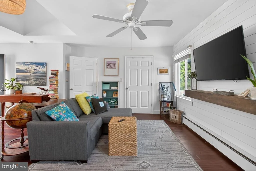 Photo of 829 SAVANNAH ROAD