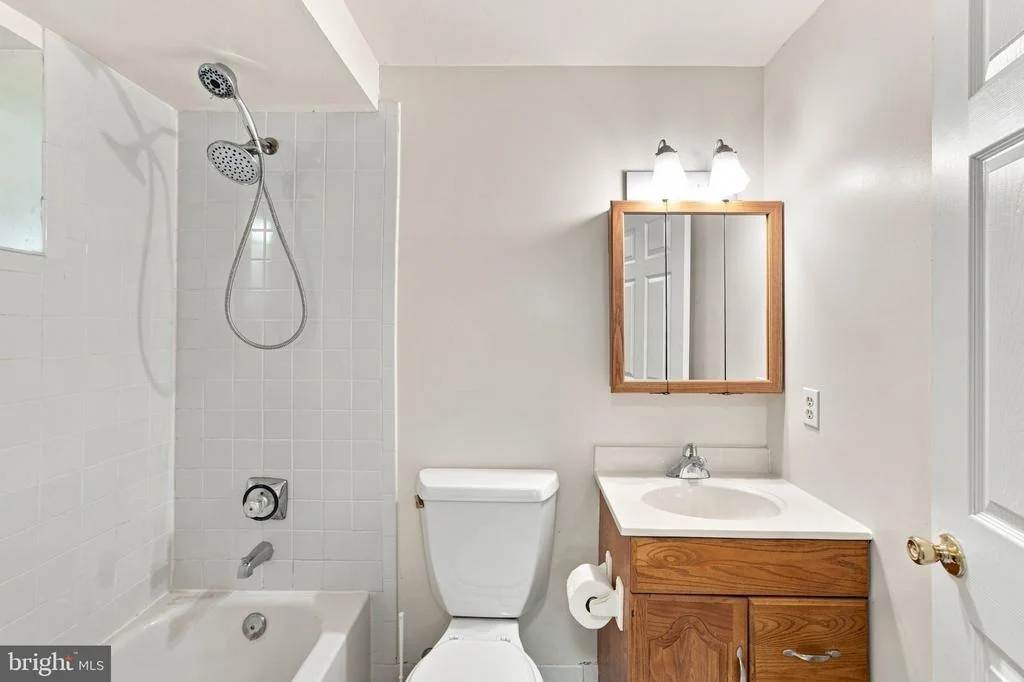 Photo of 2400 E GATE DRIVE