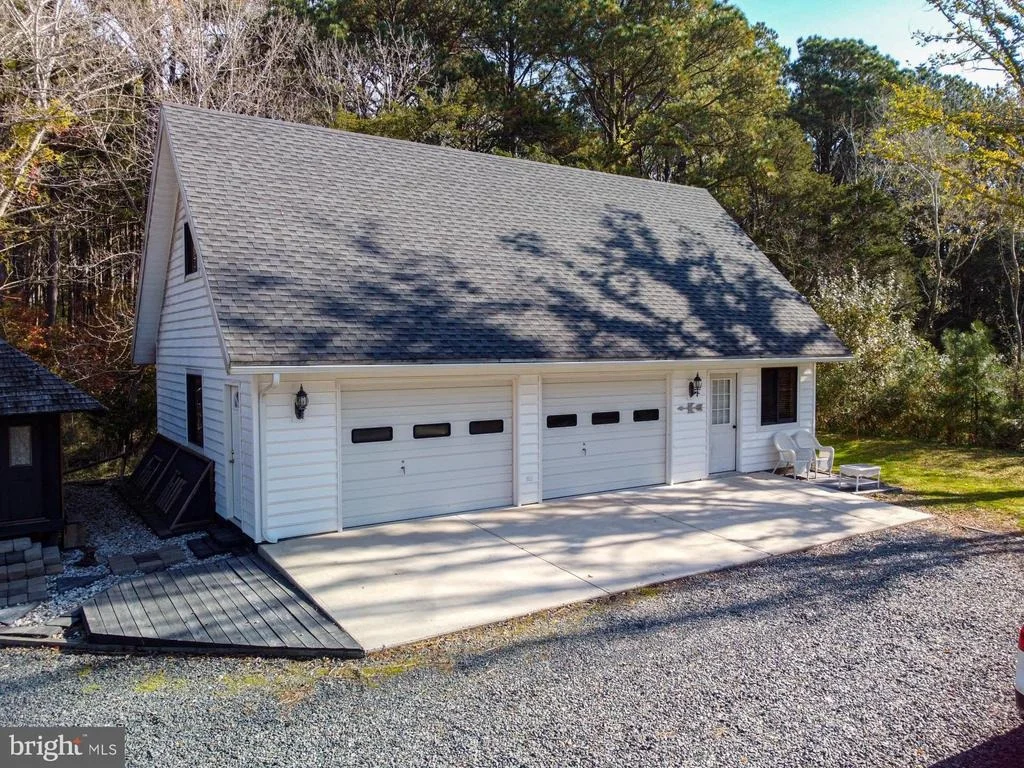 Photo of 1308 TOWN POINT ROAD