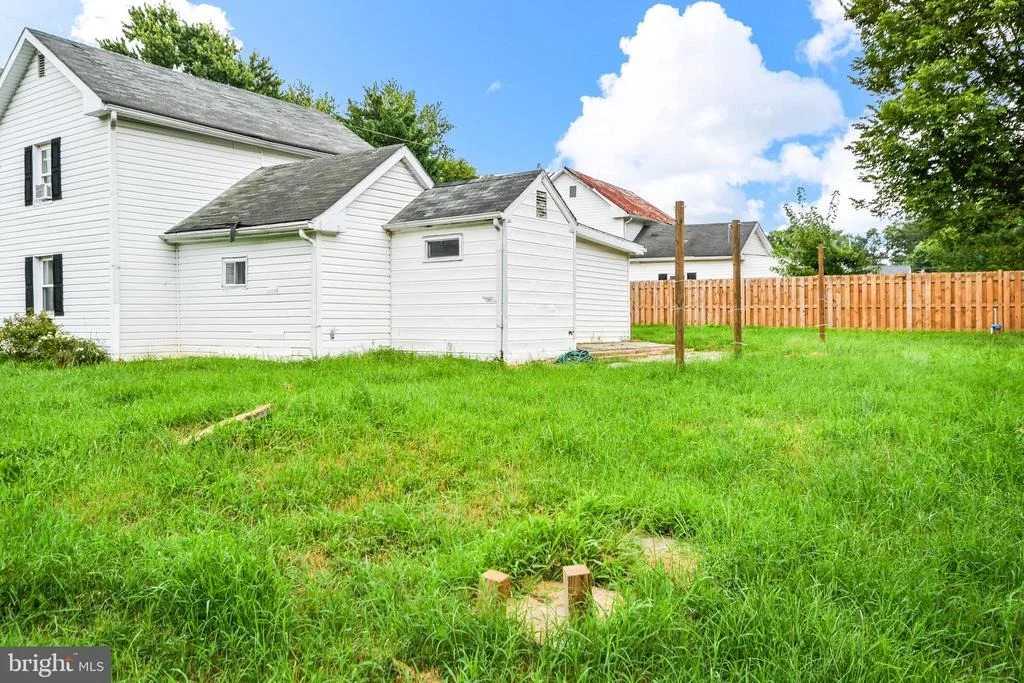 Photo of 18003 DAVIS LANE