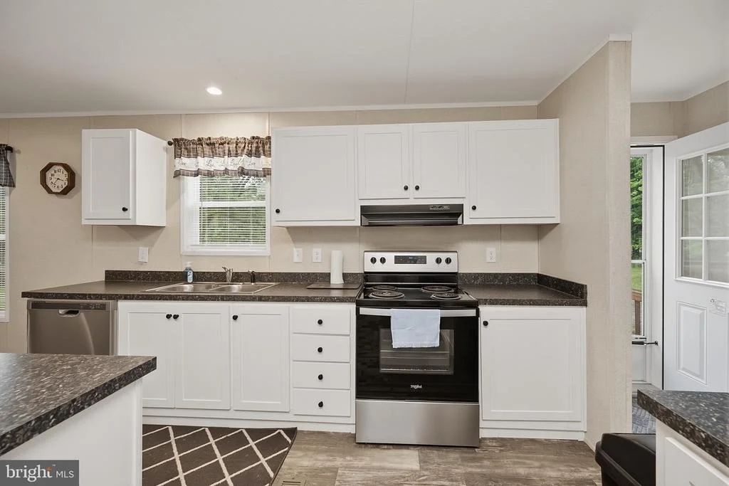 Photo of 635 DENNETT ROAD