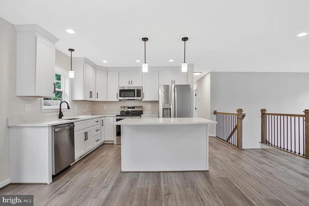Photo of 10 POPLAR LANE