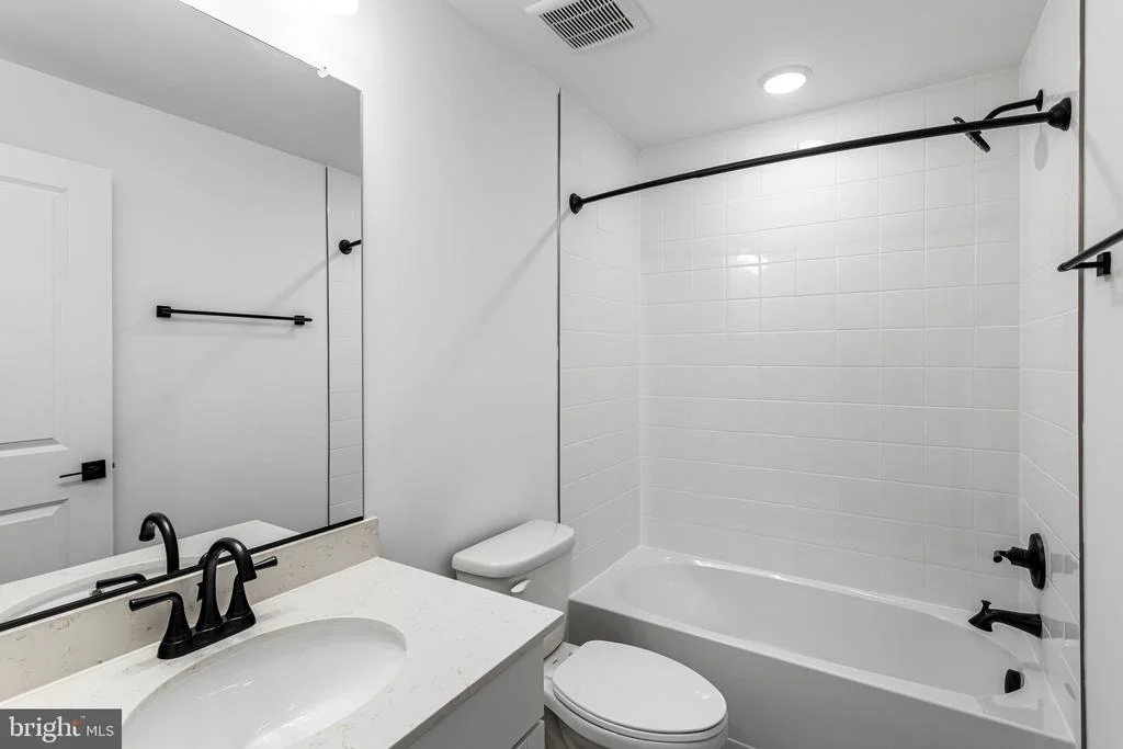 Photo of 2083 SPRINGVALE DRIVE