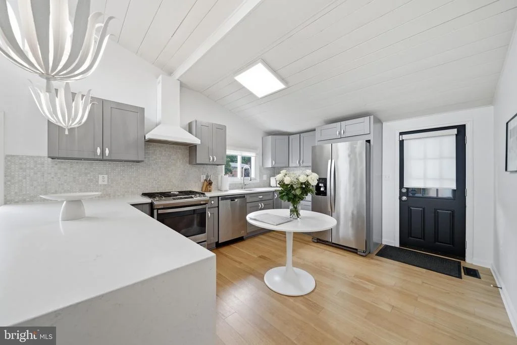 Photo of 6410 BUSHEY DRIVE