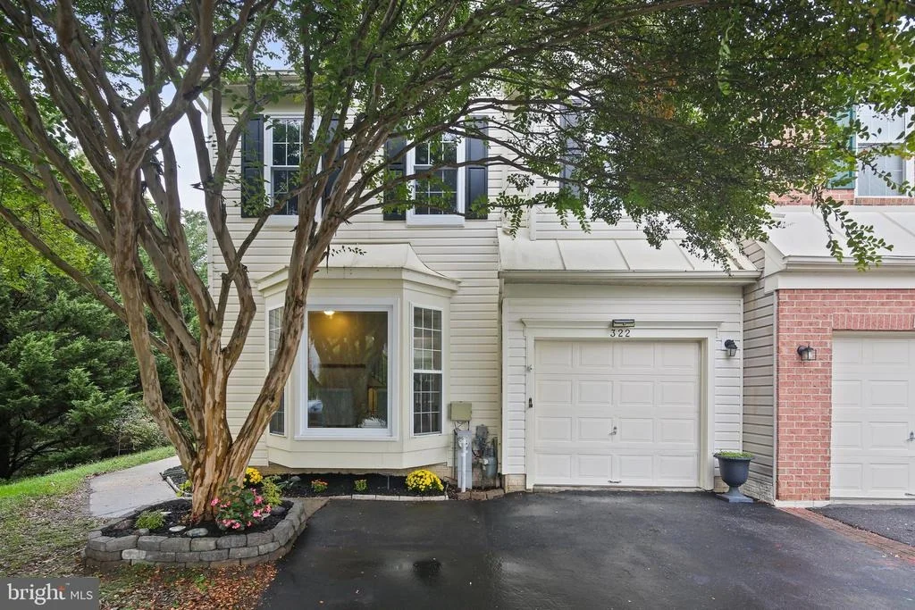 Photo of 322 TIMBERBROOK COURT