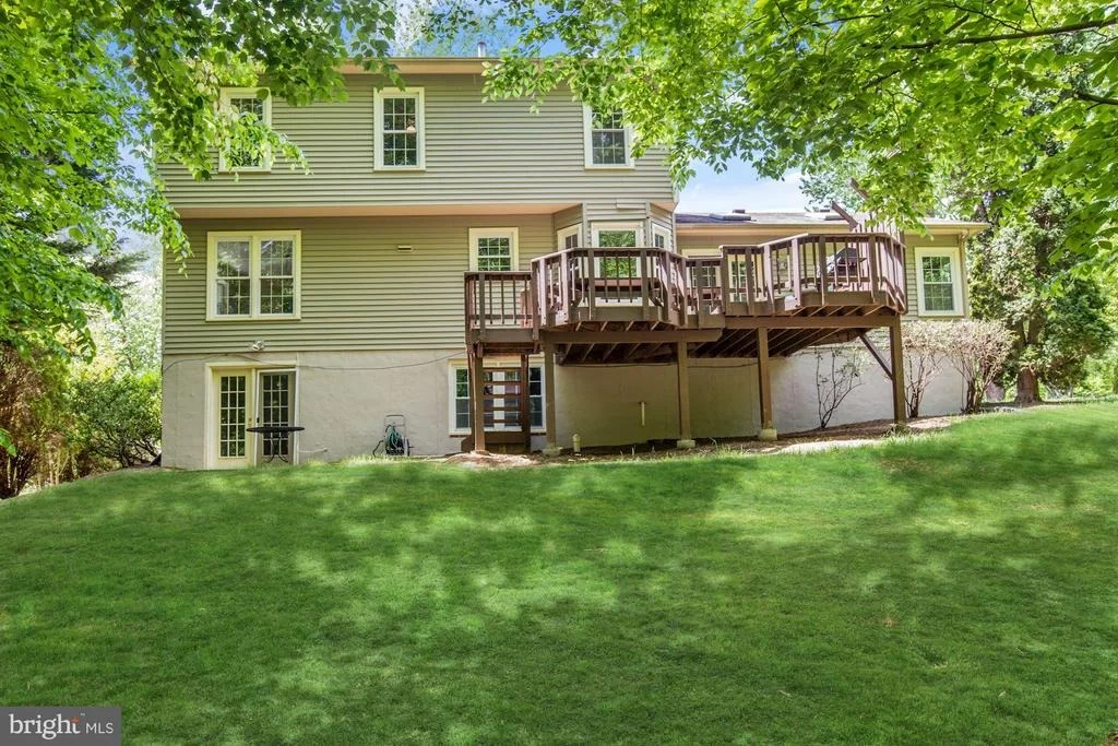 Photo of 7102 STANCHION LANE