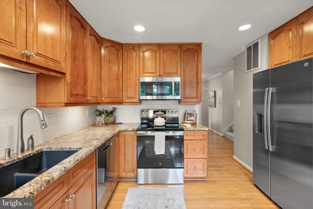Photo of 8906 TAILCOAT COURT