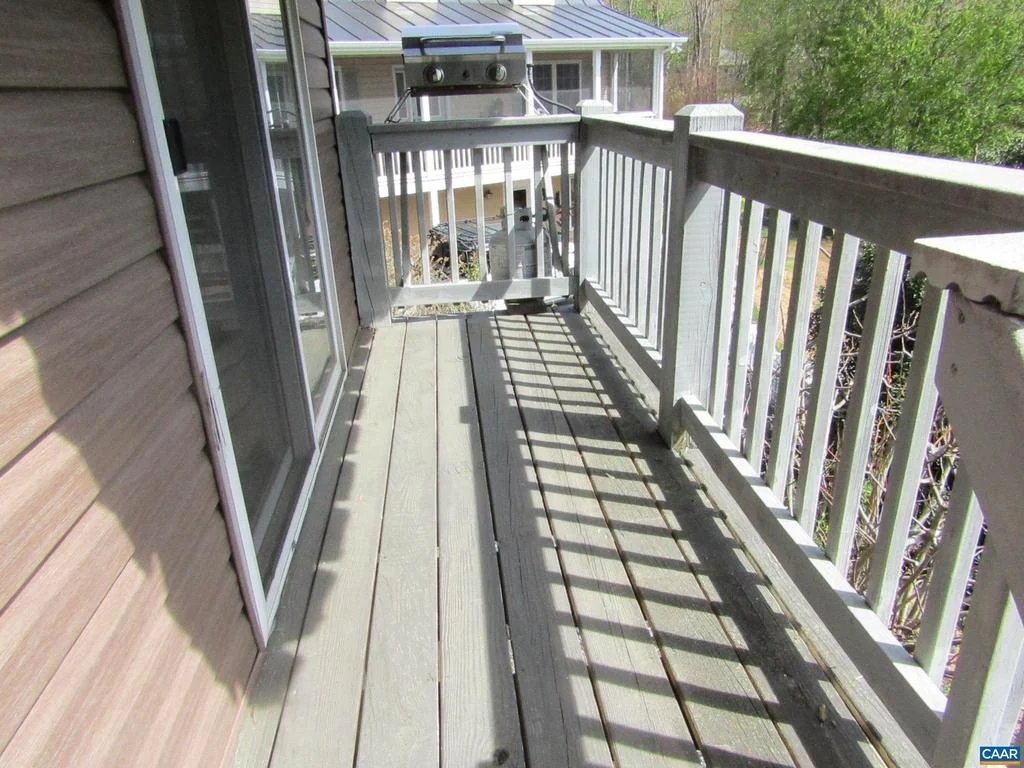 Photo of 798 JEFFERSON DR