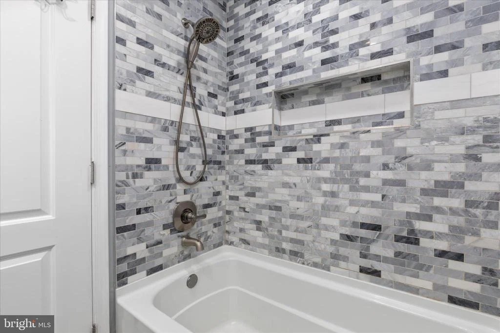 Photo of 224 FREDERICKTOWNE DRIVE