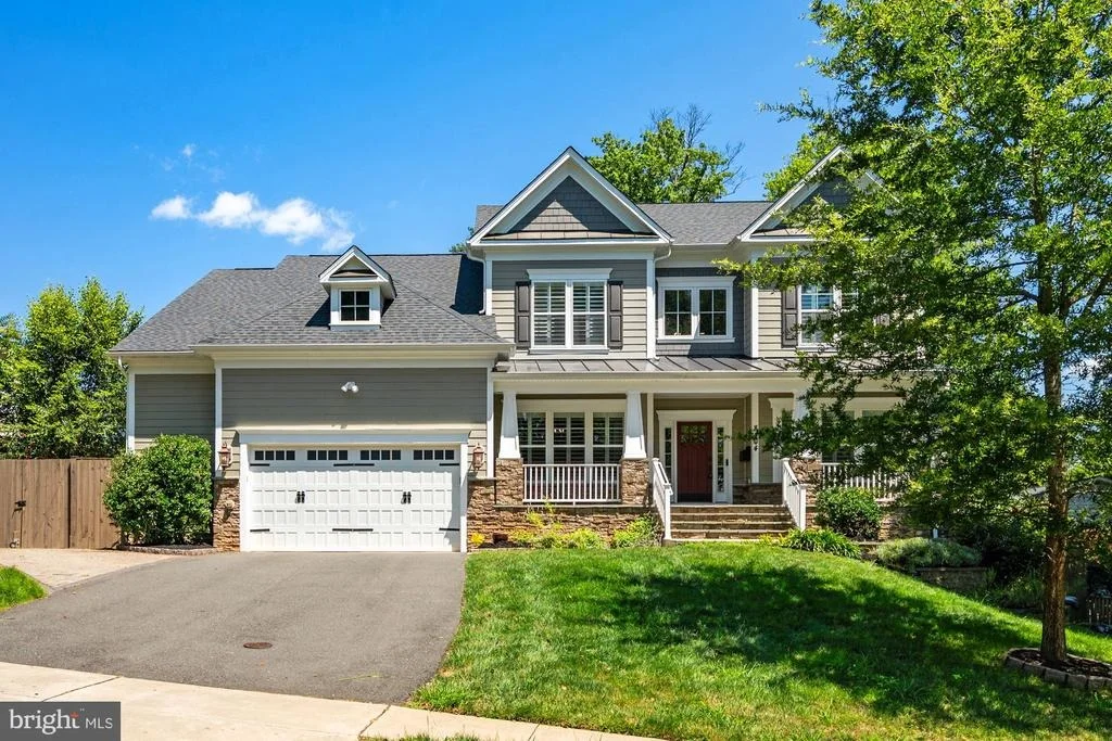 Photo of 8404 STONEWALL DRIVE