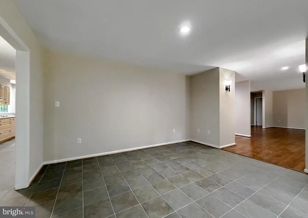 Photo of 8425 MAUSEN LANE